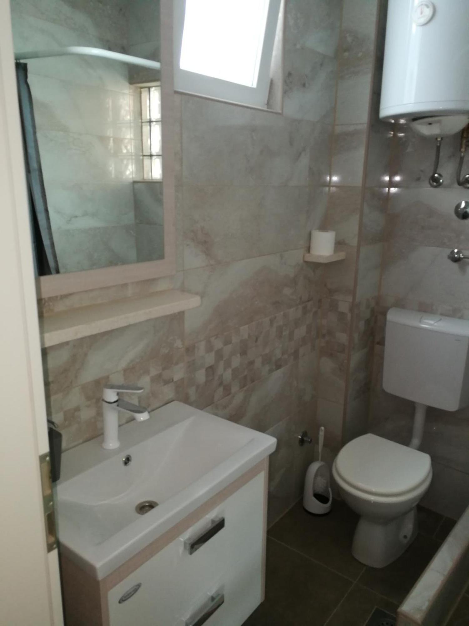 Apartments Luna Zuljana Luaran gambar
